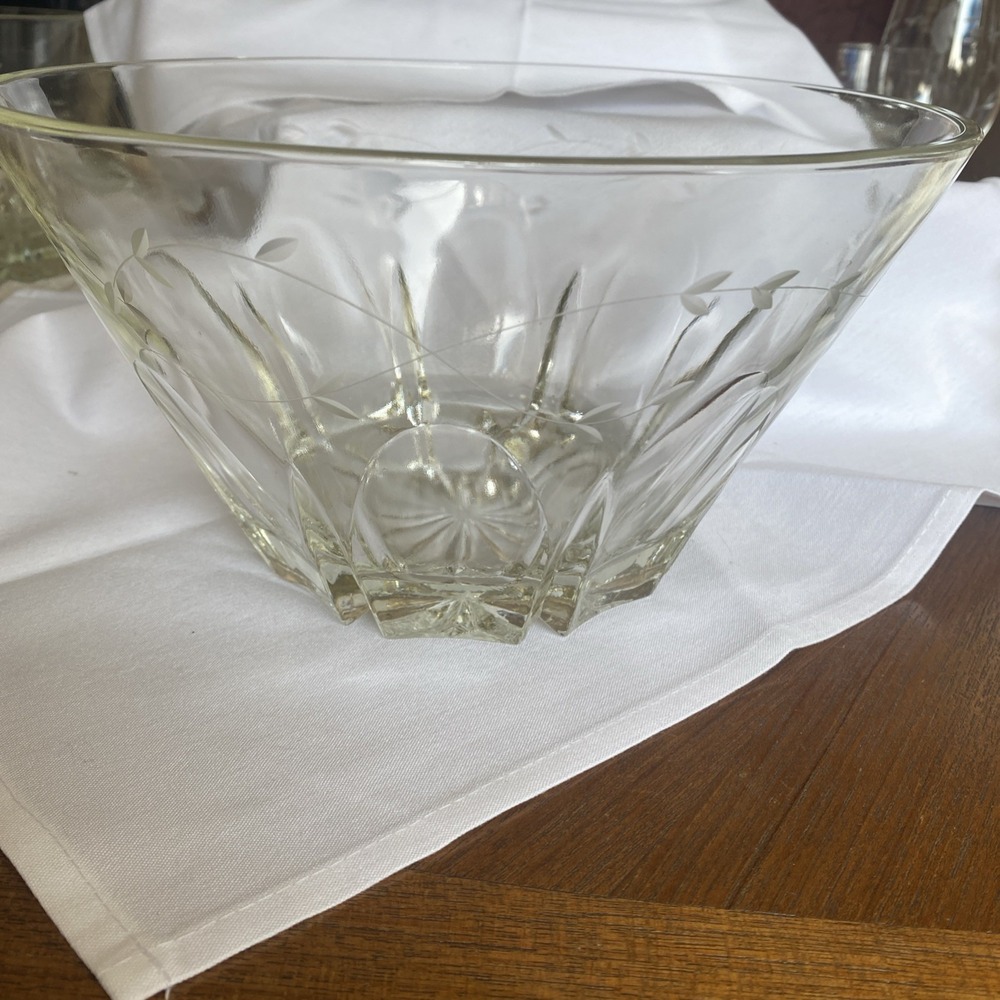 Vtg. Princess House "Heritage" lead crystal salad/serving bowl, 6" H x 9.75" W